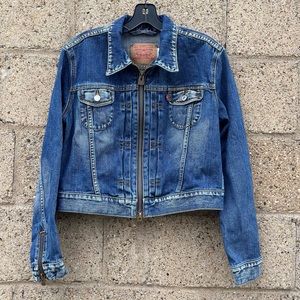 RARE Levi’s Zipper Front Denim Crop Trucker Slim Fit Jacket — Extra Large
